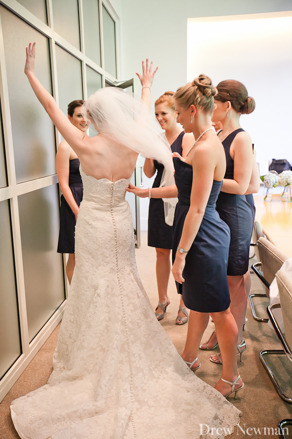 A lovely wedding at Fernbank Museum in Atlanta, Georgia captured by Drew Newman Photographers.